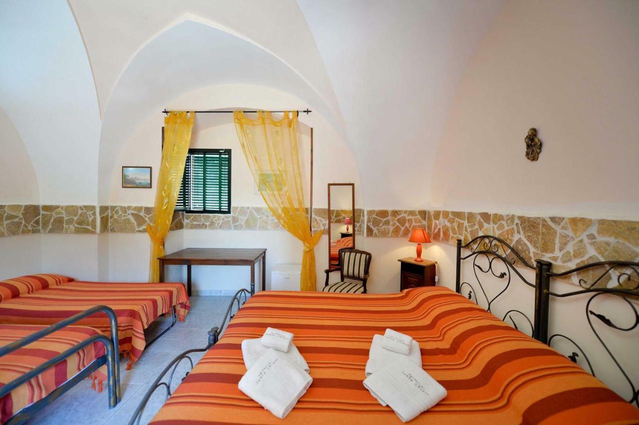 Agriturismo Santa Chiara Алеціо Екстер'єр фото