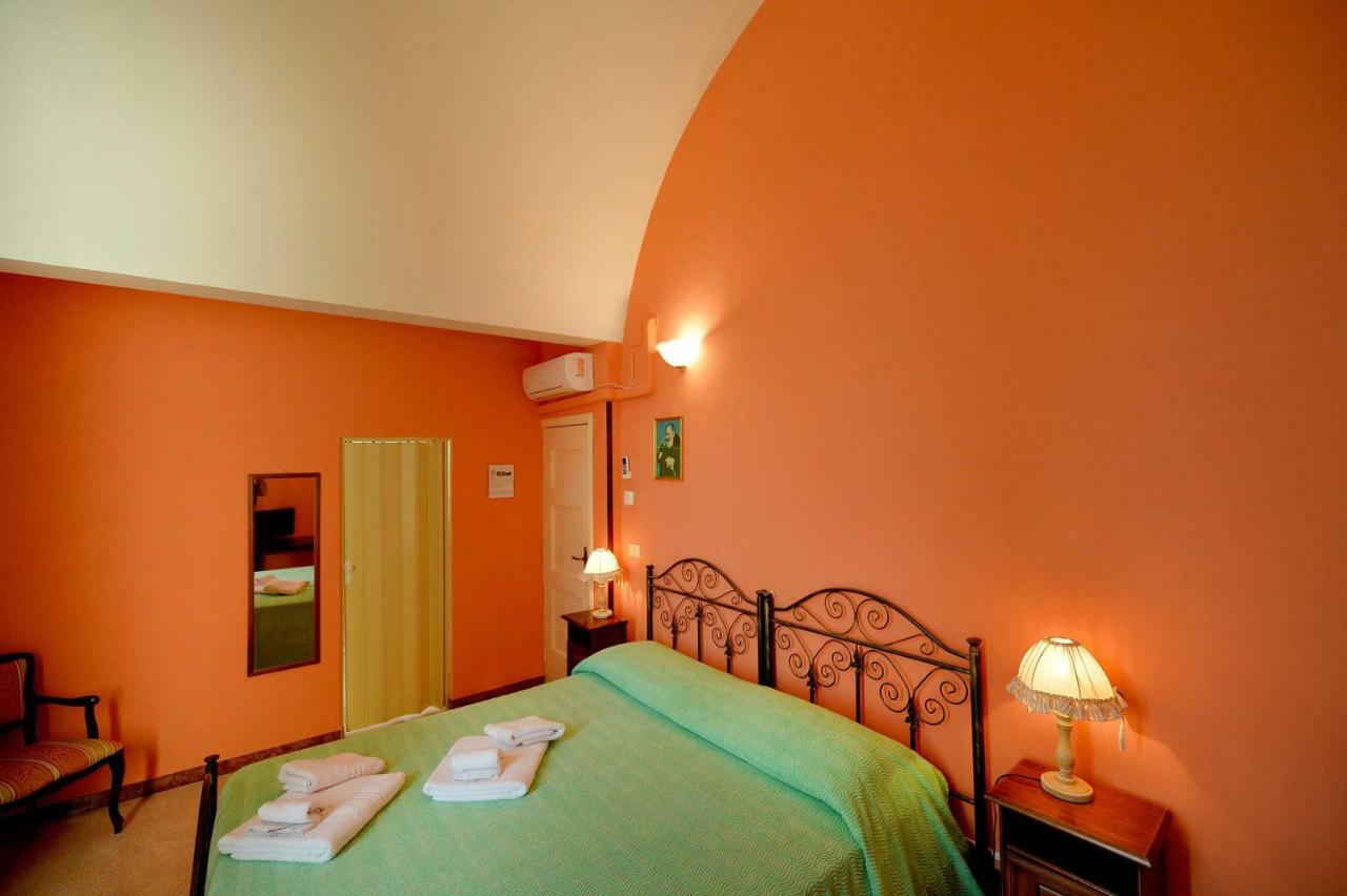 Agriturismo Santa Chiara Алеціо Екстер'єр фото